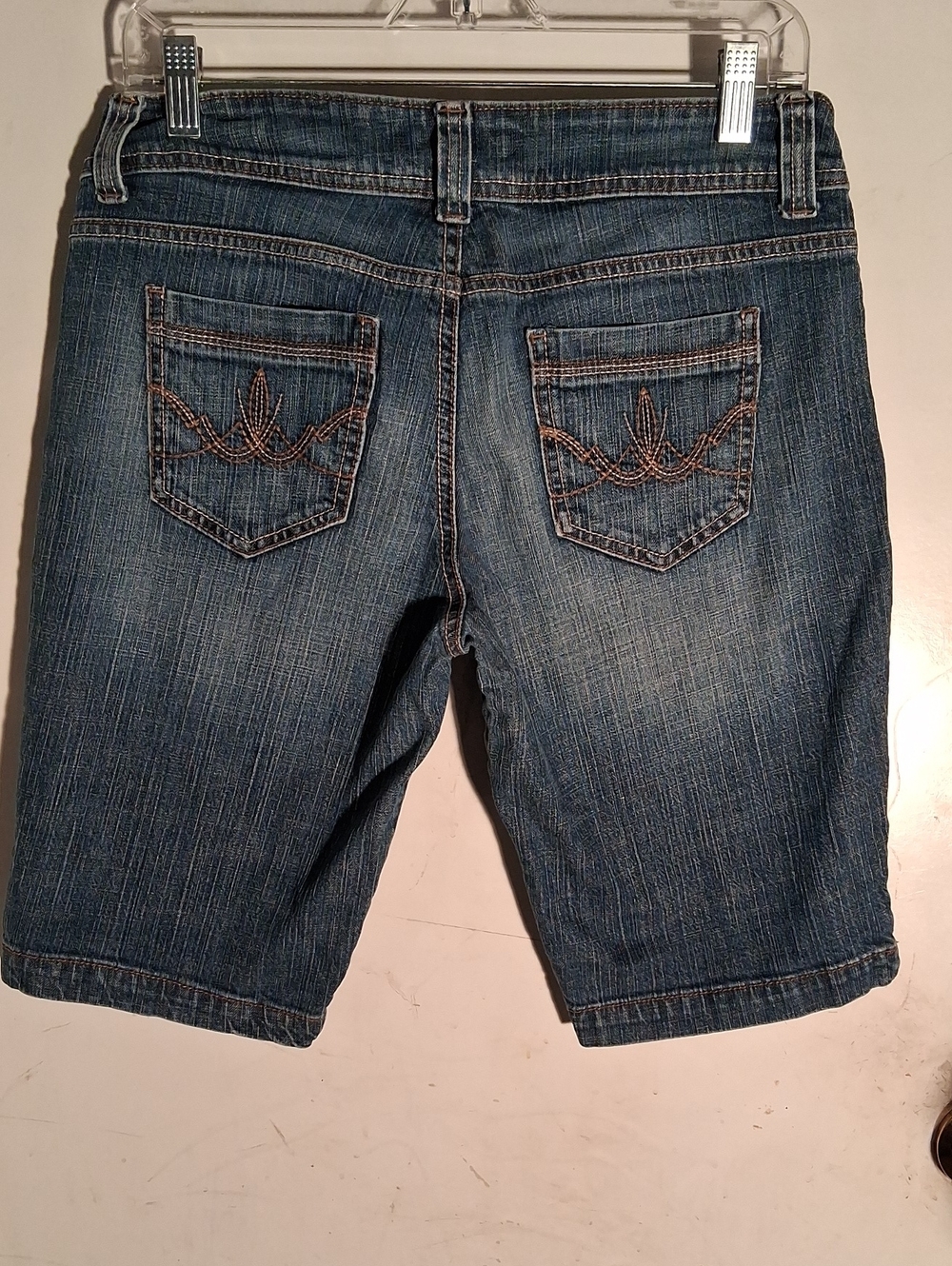 Junior crops, shorts, little stretch, good condition, size 11.